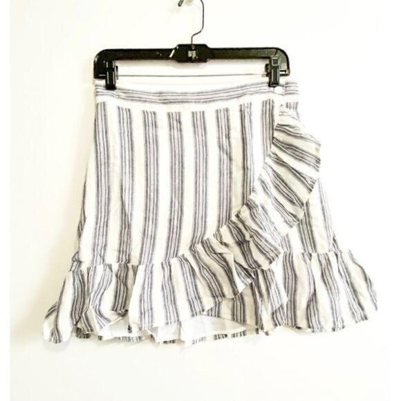 NWT Rails Ruby Striped Mini Ruffle Wrap Skirt Size M, Blue, white - Picture 2 of 11